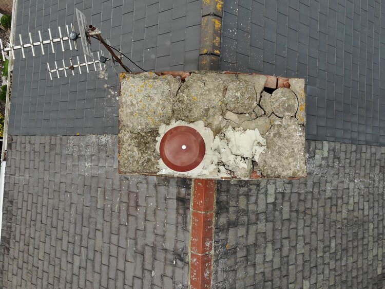 Sample observation plate OBS-01: Displaced ridge tiles on the Roof / front elevation